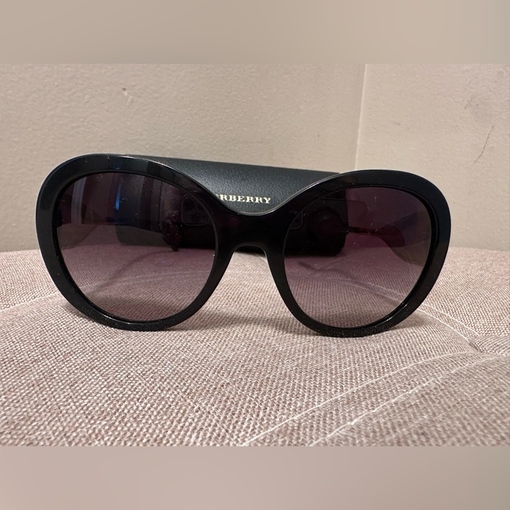 Authentic Burberry Black Bold Frame Sunglasses